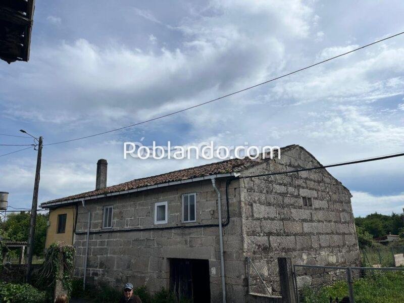 CASA DE PUEBLO (200 M2), CON FINCA DE 800 M2 A POCOS MINUTOS DE OURENSE. BOUZAS, VILLAMARÍN (OURENSE).