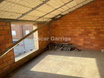 FANTÁSTICO INMUEBLE (243 m2) RECIEN REFORMADO. TRES PLANTAS DIÁFANAS. LA P.BAJA LISTA PARA ENTRAR A VIVIR CON MUY POCA INVERSIÓN. CEA, OURENSE (SPAIN).