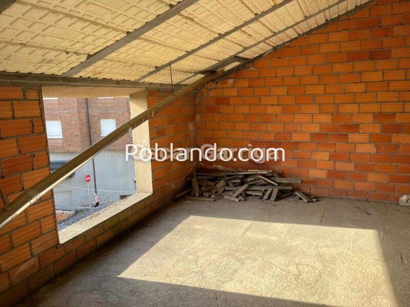 FANTÁSTICO INMUEBLE (243 m2) RECIEN REFORMADO. TRES PLANTAS DIÁFANAS. LA P.BAJA LISTA PARA ENTRAR A VIVIR CON MUY POCA INVERSIÓN. CEA, OURENSE (SPAIN).