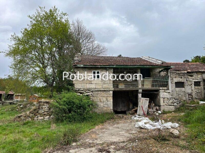 CASA PARA RESTAURAR EN EL RURAL GALLEGO, DENTRO DE UNA FINCA DE 1.000 M2. A 10 MINUTOS DE O CARBALLIÑO. PEDRIÑA, O IRIXO (OURENSE).
