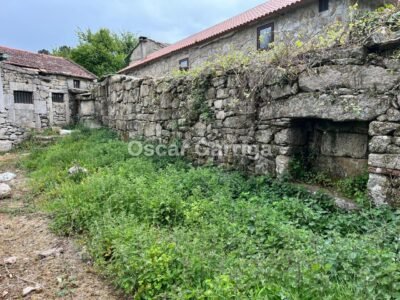 CASA PARA RESTAURAR EN EL RURAL GALLEGO, DENTRO DE UNA FINCA DE 1.000 M2. A 10 MINUTOS DE O CARBALLIÑO. PEDRIÑA, O IRIXO (OURENSE).