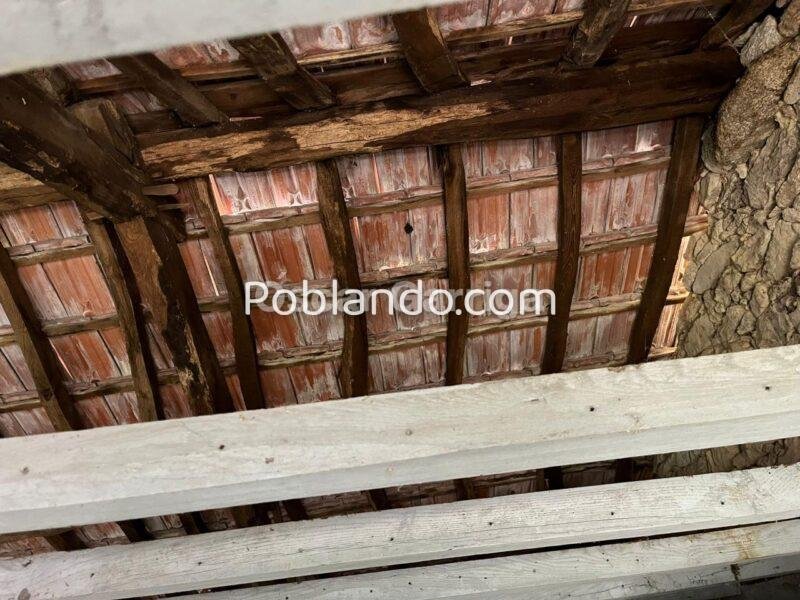 CASA PARA RESTAURAR EN EL RURAL GALLEGO, DENTRO DE UNA FINCA DE 1.000 M2. A 10 MINUTOS DE O CARBALLIÑO. PEDRIÑA, O IRIXO (OURENSE).