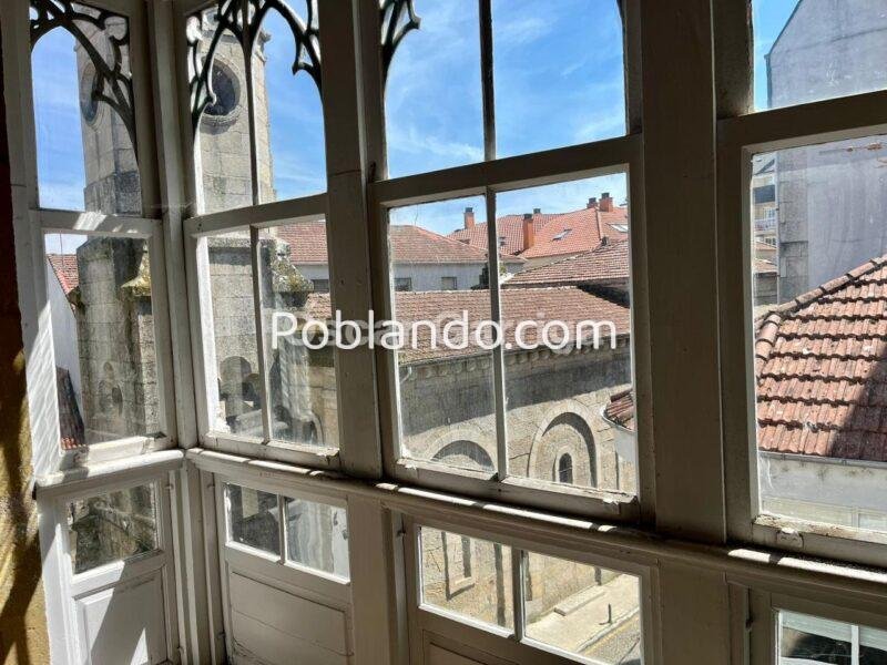 EDIFICIO SINGULAR DE 380 m2 CON FACHADAS A TRES CALLES Y POSIBILIDAD DE AMPLIAR UNA ALTURA EN PLENO CENTRO DE O CARBALLIÑO (OURENSE)