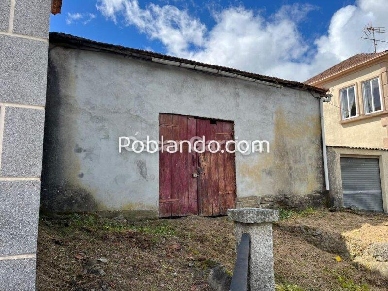 CASA DEL RURAL, FORMADA POR DOS CUERPOS DE CONSTRUCCIÓN, Y PEQUEÑA FINCA COLINDANTE. REGISTRADA. A TOLDA, CARBALLEDO (LUGO)