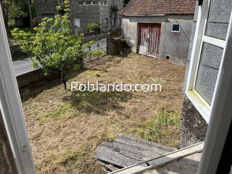 CASA DEL RURAL, FORMADA POR DOS CUERPOS DE CONSTRUCCIÓN, Y PEQUEÑA FINCA COLINDANTE. REGISTRADA. A TOLDA, CARBALLEDO (LUGO)