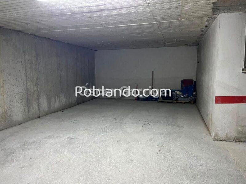 Te presentamos este magnífico dúplex de 140 m² situado en A Barrela, Carballedo (Lugo), una ubicación perfecta para quienes buscan calidad de vida sin renunciar a la cercanía de los servicios.
