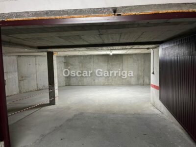 Te presentamos este magnífico dúplex de 140 m² situado en A Barrela, Carballedo (Lugo), una ubicación perfecta para quienes buscan calidad de vida sin renunciar a la cercanía de los servicios.