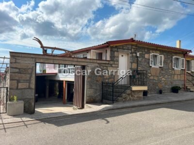 En el corazón de Quintela de Leirado (Ourense) te espera esta amplia vivienda de 243 m², perfecta para quienes buscan tranquilidad, espacio y calidad de vida, sin renunciar a todos los servicios