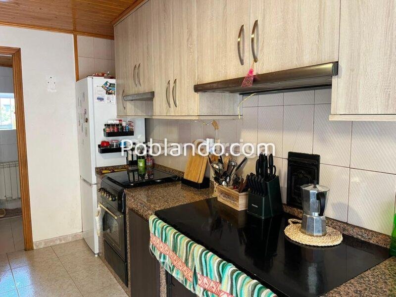 En el corazón de Quintela de Leirado (Ourense) te espera esta amplia vivienda de 243 m², perfecta para quienes buscan tranquilidad, espacio y calidad de vida, sin renunciar a todos los servicios