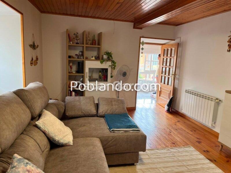 En el corazón de Quintela de Leirado (Ourense) te espera esta amplia vivienda de 243 m², perfecta para quienes buscan tranquilidad, espacio y calidad de vida, sin renunciar a todos los servicios