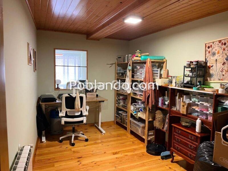 En el corazón de Quintela de Leirado (Ourense) te espera esta amplia vivienda de 243 m², perfecta para quienes buscan tranquilidad, espacio y calidad de vida, sin renunciar a todos los servicios
