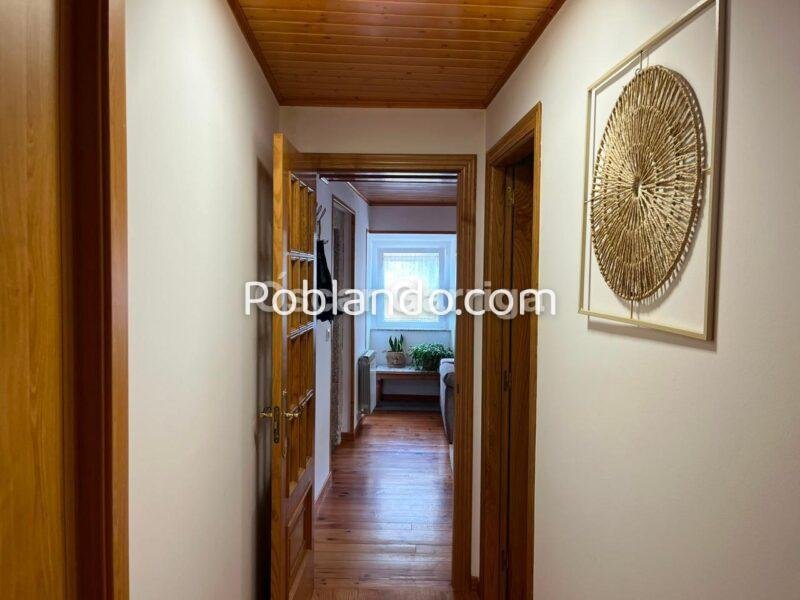 En el corazón de Quintela de Leirado (Ourense) te espera esta amplia vivienda de 243 m², perfecta para quienes buscan tranquilidad, espacio y calidad de vida, sin renunciar a todos los servicios