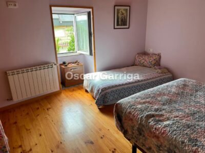 En el corazón de Quintela de Leirado (Ourense) te espera esta amplia vivienda de 243 m², perfecta para quienes buscan tranquilidad, espacio y calidad de vida, sin renunciar a todos los servicios