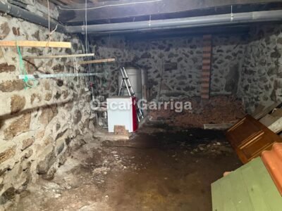 En el corazón de Quintela de Leirado (Ourense) te espera esta amplia vivienda de 243 m², perfecta para quienes buscan tranquilidad, espacio y calidad de vida, sin renunciar a todos los servicios