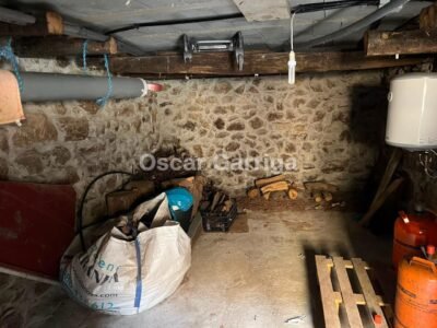 En el corazón de Quintela de Leirado (Ourense) te espera esta amplia vivienda de 243 m², perfecta para quienes buscan tranquilidad, espacio y calidad de vida, sin renunciar a todos los servicios