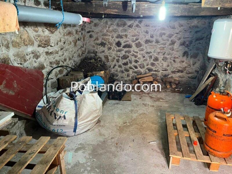 En el corazón de Quintela de Leirado (Ourense) te espera esta amplia vivienda de 243 m², perfecta para quienes buscan tranquilidad, espacio y calidad de vida, sin renunciar a todos los servicios