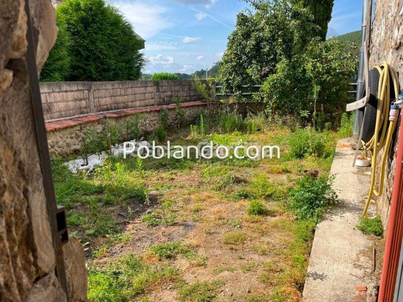 En el corazón de Quintela de Leirado (Ourense) te espera esta amplia vivienda de 243 m², perfecta para quienes buscan tranquilidad, espacio y calidad de vida, sin renunciar a todos los servicios