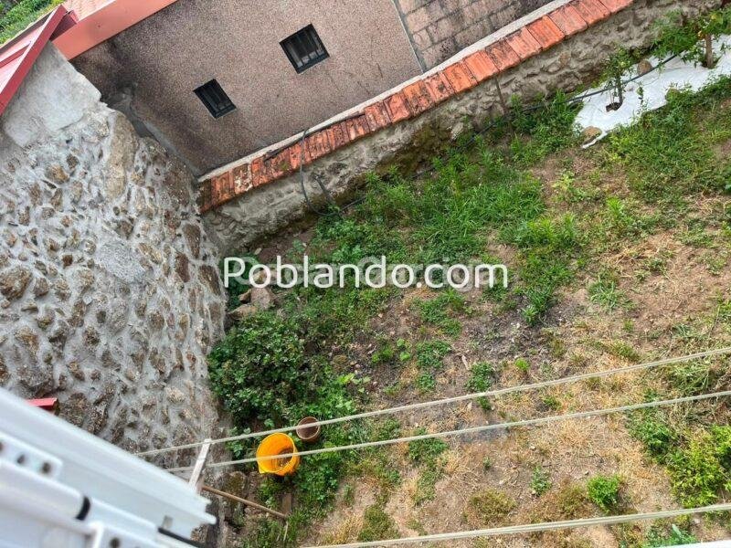 En el corazón de Quintela de Leirado (Ourense) te espera esta amplia vivienda de 243 m², perfecta para quienes buscan tranquilidad, espacio y calidad de vida, sin renunciar a todos los servicios