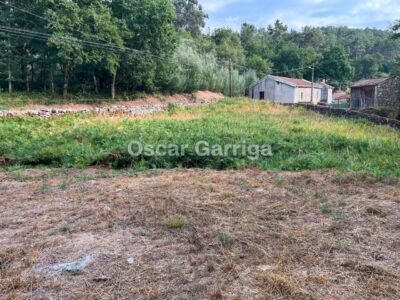 En Porto de Eguas (O Carballiño - Ourense) te presentamos esta vivienda de piedra tradicional para reforma integral, situada sobre una parcela de 1.700 m²
