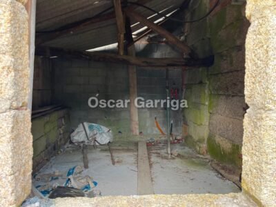 En Porto de Eguas (O Carballiño - Ourense) te presentamos esta vivienda de piedra tradicional para reforma integral, situada sobre una parcela de 1.700 m²