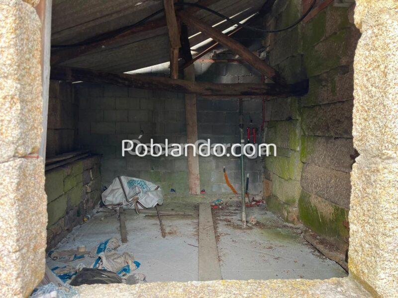 En Porto de Eguas (O Carballiño - Ourense) te presentamos esta vivienda de piedra tradicional para reforma integral, situada sobre una parcela de 1.700 m²