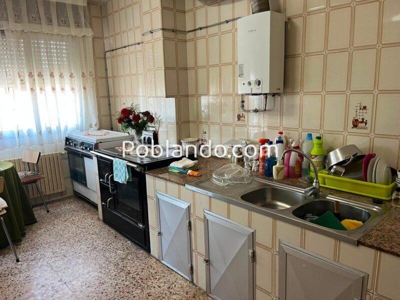 ¡NUEVA OPORTUNIDAD EN DACÓN, MASIDE, OURENSE! Amplia vivienda con múltiples posibilidades, situada a tan solo 2 minutos de O Carballiño.