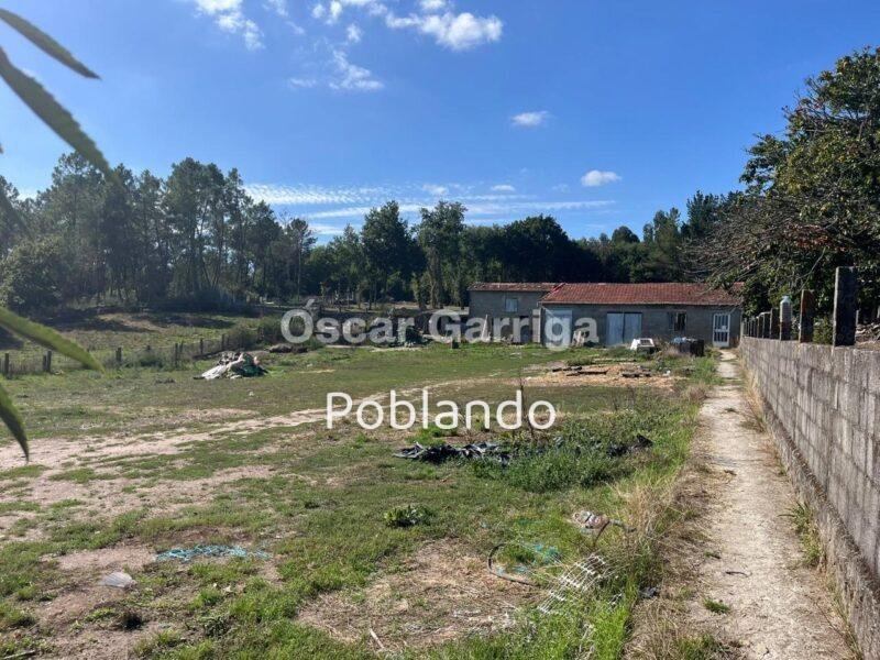VIVIENDA INDEPENDIENTE TOTALMENTE AMUEBLADA DE 252 m2, CON FINCA DE 1350 m2 Y DOS DEPENDENCIAS AGRÍCOLAS DE 122m2 y 20 m2 RESPECTIVAMENTE. O BOLO, MASIDE, OURENSE, GALICIA (SPAIN)).