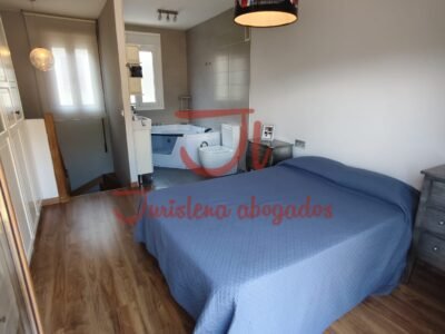 CASA CON TERRAZA Y VISTAS