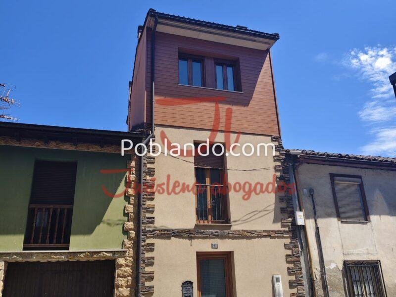 CASA CON TERRAZA Y VISTAS