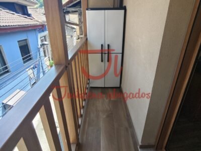 CASA CON TERRAZA Y VISTAS