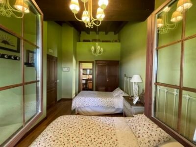 Casa Independiente de madera y piedra
