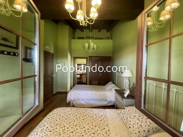 Casa Independiente de madera y piedra