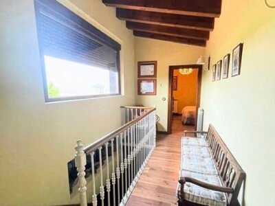 Casa Independiente de madera y piedra