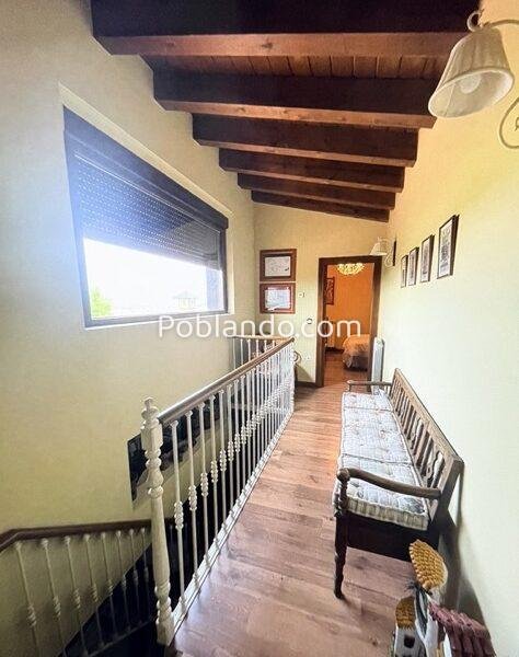 Casa Independiente de madera y piedra