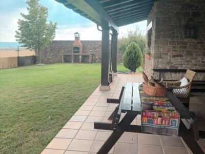 Casa Independiente de madera y piedra