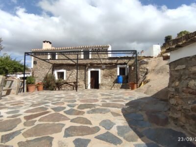 Finca rústica con cortijo y 46,61 ha en el Parque Natural Sierra de Baza