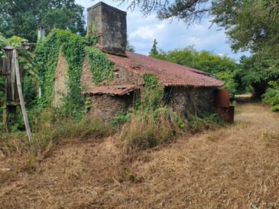 Casa a rehabilitar con 9.000 M2 terreno