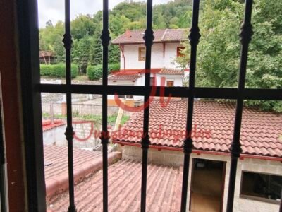 CASA CON JARDÍN Y GARAJE EN EL POBLADO MINERO DE BUSTIELLO (BIEN DE INTERÉS CULTURAL)