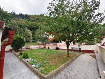 CASA CON JARDÍN Y GARAJE EN EL POBLADO MINERO DE BUSTIELLO (BIEN DE INTERÉS CULTURAL)