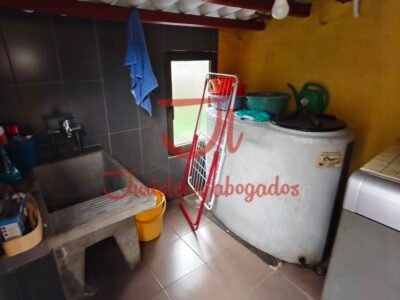CASA CON JARDÍN Y GARAJE EN EL POBLADO MINERO DE BUSTIELLO (BIEN DE INTERÉS CULTURAL)