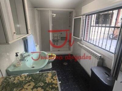 CASA CON JARDÍN Y GARAJE EN EL POBLADO MINERO DE BUSTIELLO (BIEN DE INTERÉS CULTURAL)