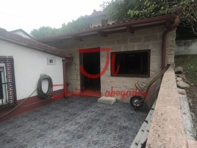 CASA CON JARDÍN Y GARAJE EN EL POBLADO MINERO DE BUSTIELLO (BIEN DE INTERÉS CULTURAL)