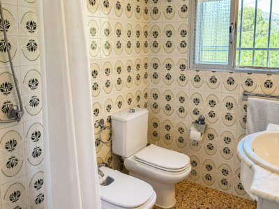 Dos casas con piscina una finca de 274 m² construidos, en el Valle de Aguas Vivas. Alzira, Valencia.