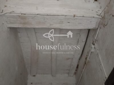 Casa rustica de piedra con magnífica finca en Neda