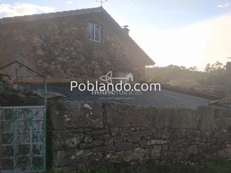 Casa rústica de piedra en Brión