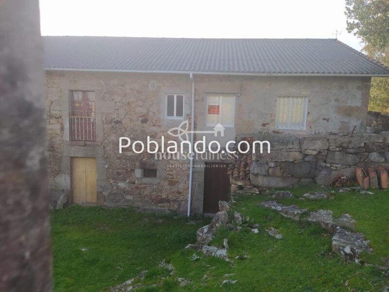 Casa rústica de piedra en Brión