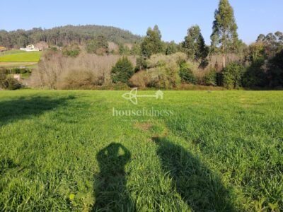 Finca urbana en Miño