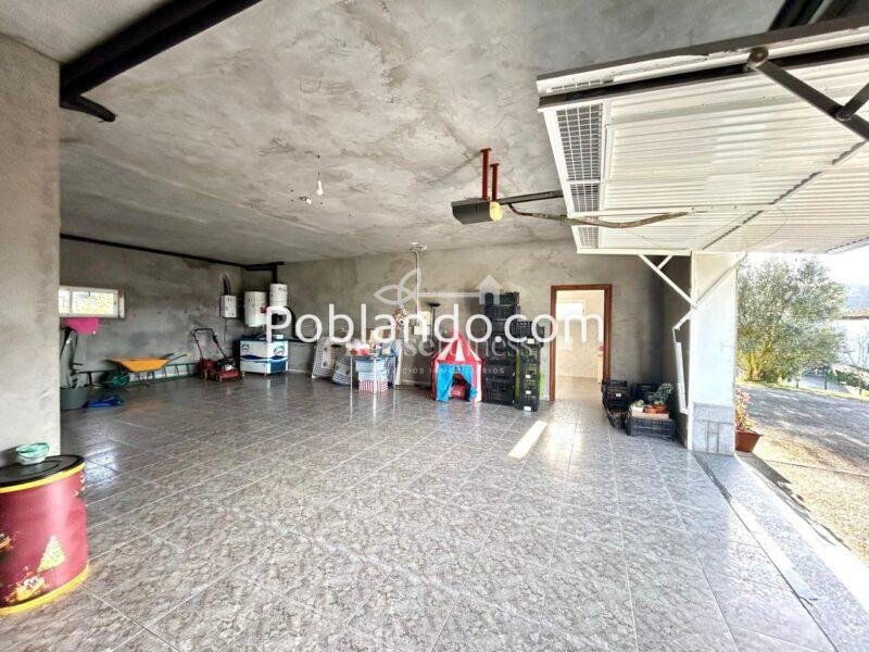 Casa con amplia finca en Miño