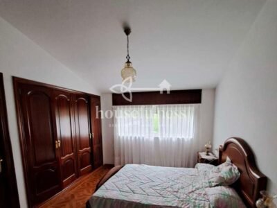 Casa con amplia finca en Miño