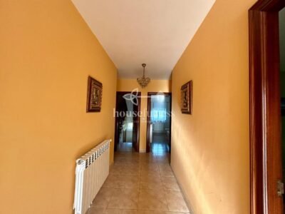 Casa con amplia finca en Miño